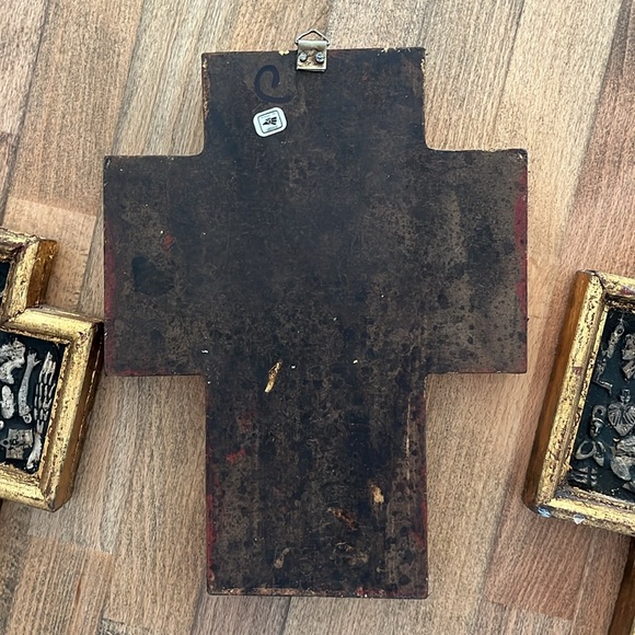 Set of 3 Mexican Crosses with Milagros & Sacred Heart - Picture 5 of 9
